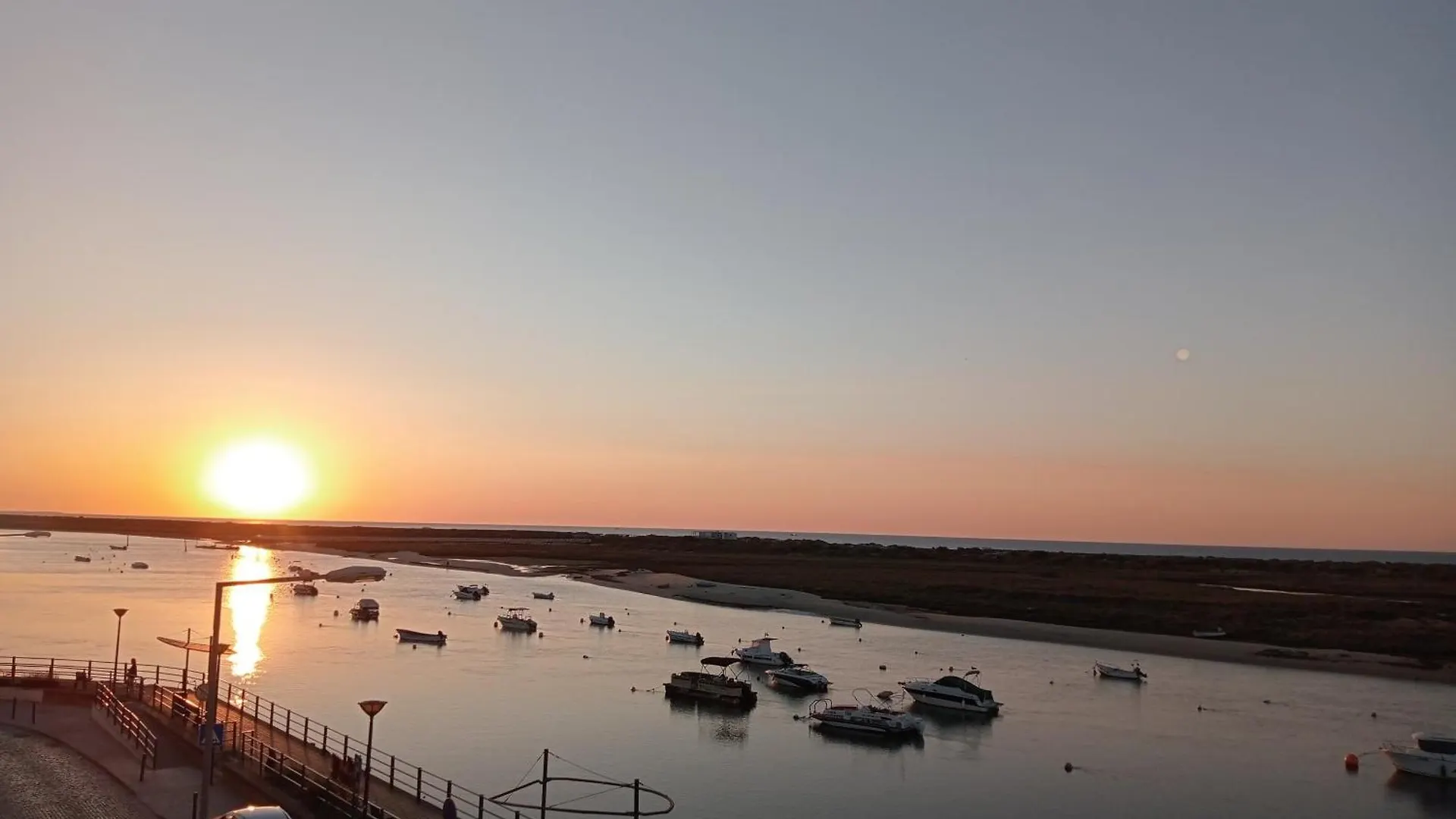 Cabanas Beach Front-Line Seaview Apartment Tavira