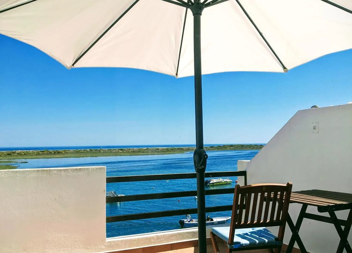 Cabanas Beach Front-Line Seaview Apartment Tavira